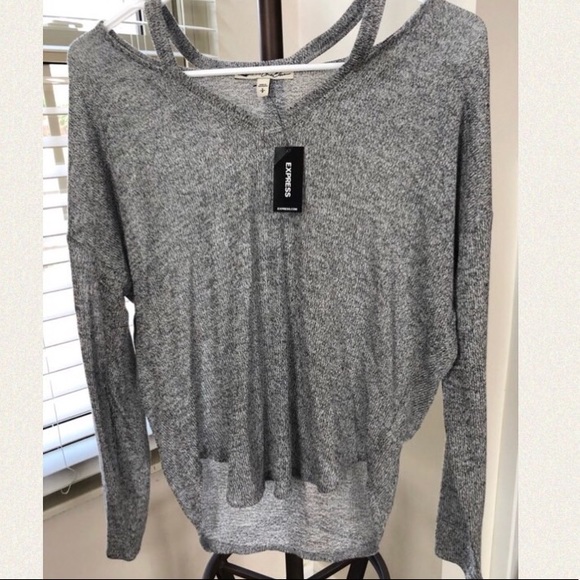 🆕 Express | Grey Double Cut “V” Neck - Picture 7 of 9